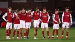 Why did Fleetwood have to lose player for Arsenal penalty shootout?